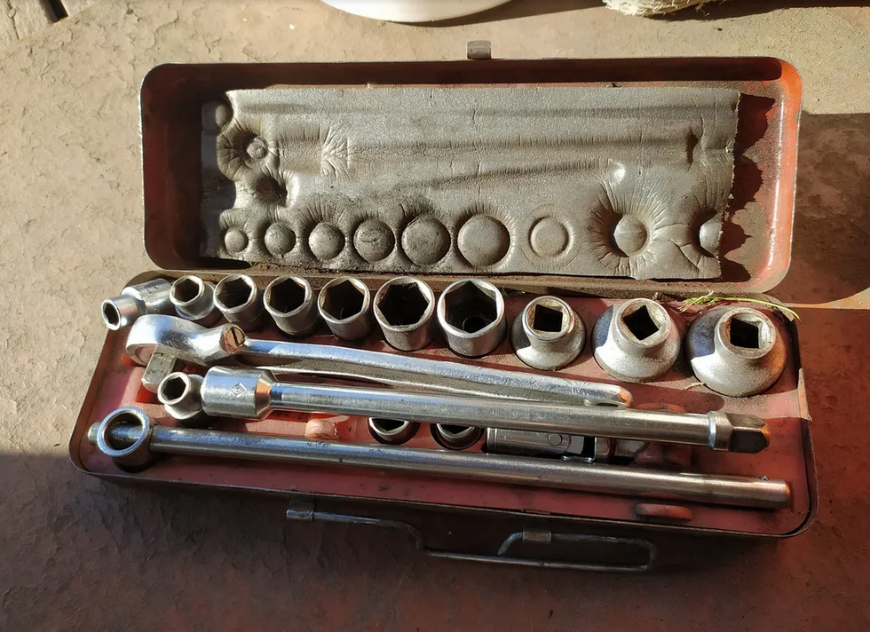 один элемент уже из современного