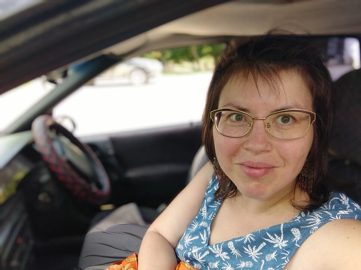 Какой там профессионализм, я вас умоляю... Женщина с таким лицом - это ходячая катастрофа для работодателя. 