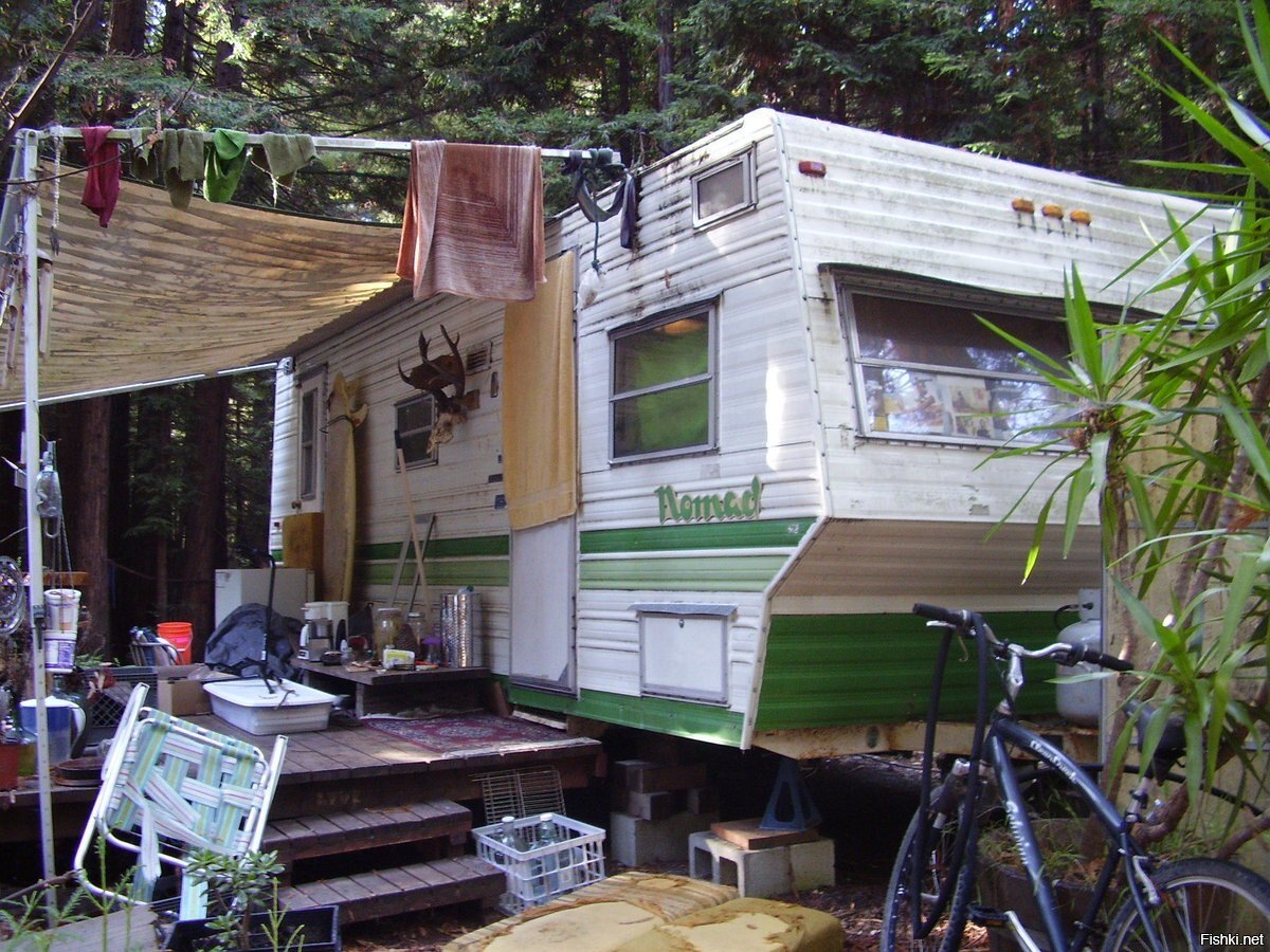 Герои Буковски живут примерно в подобных условиях