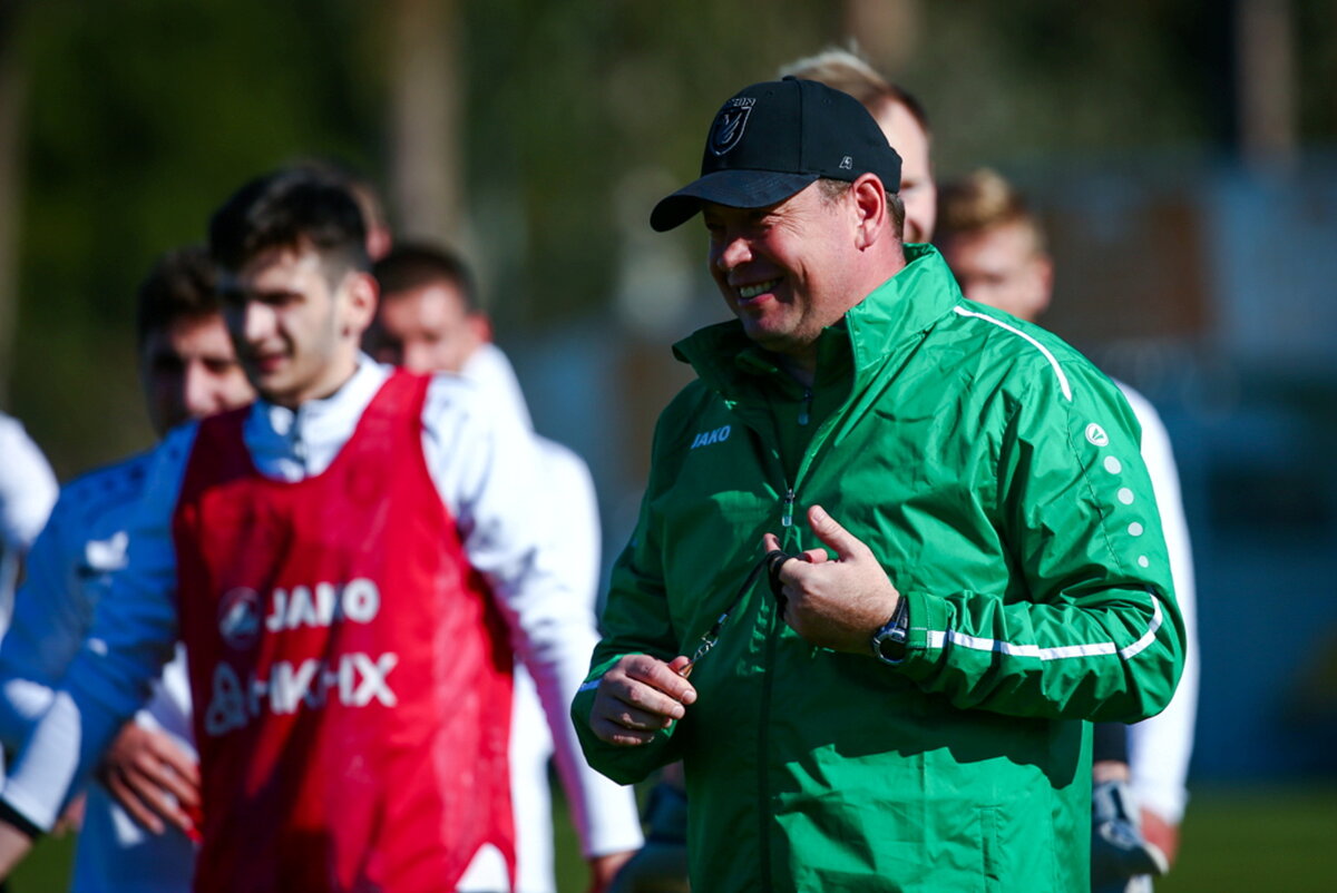 Леонид Слуцкий - главный тренер Рубина, бывший тренер ЦСКА и Сборной России