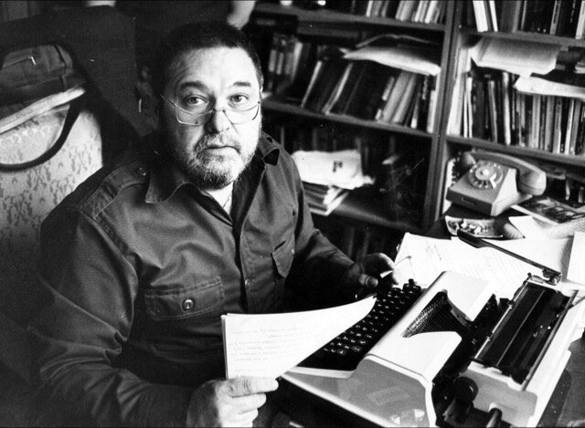 Юлиан Семенов за работой