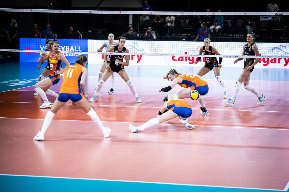 Бельгия - Нидерланды 1:3. В последнюю неделю предварительного этапа Нидерланды поправили свое турнирное положение, но в финальную часть не попали. Бельгии же придется доказывать свое право на место в Лиге наций-2023.