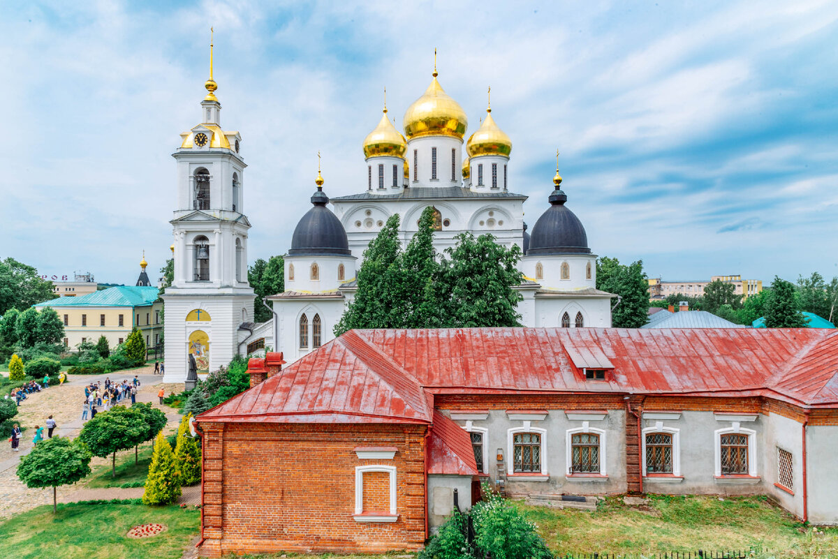 Дмитров. Успенский собор