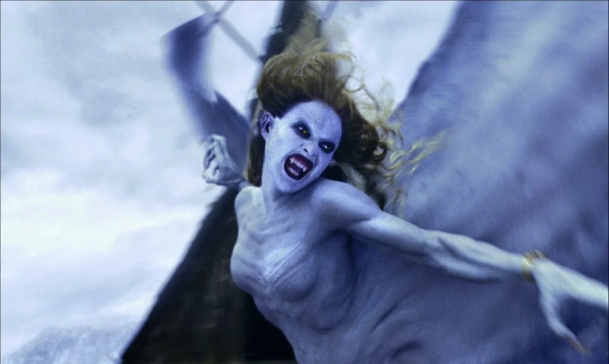 Елена Анайя в роли вампирши Алиры в фильме "Ван Хельсинг" (источник - сайт kinopoisk.ru)