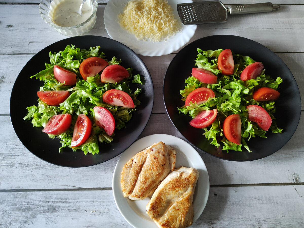 Порционный салат с курицей 🥗 (Типа Цезаря, но очень бюджетно 😋) | Будет  вкусно! | Дзен