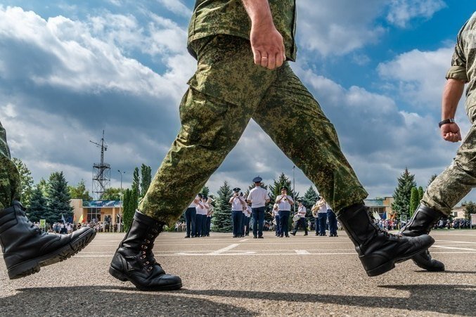     Сколько получают военнослужащие на спецоперации с Украиной: зарплаты контрактников