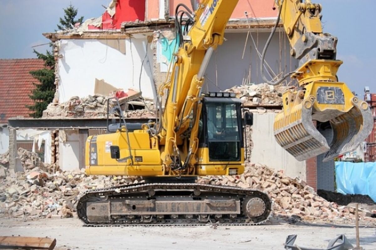    В Твери сносят многоквартирный дом в Московском районе