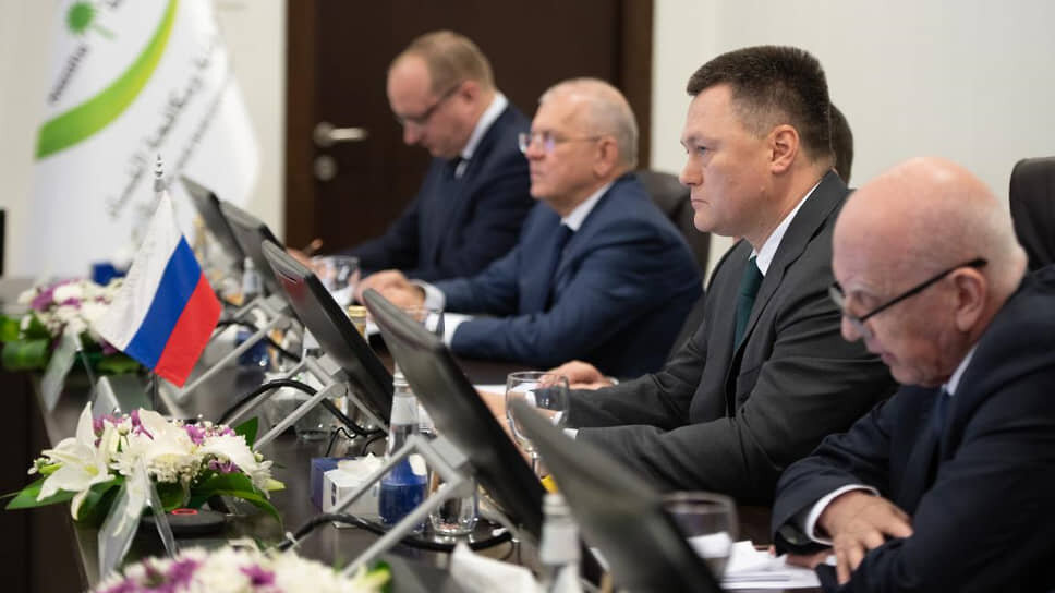 Фото: Генеральная прокуратура РФ📷В рамках визита в Саудовскую Аравию Игорь Краснов (второй справа) встретился с руководителем Национального антикоррупционного комитета Мазином бин Ибрагимом Аль-Кахмусом