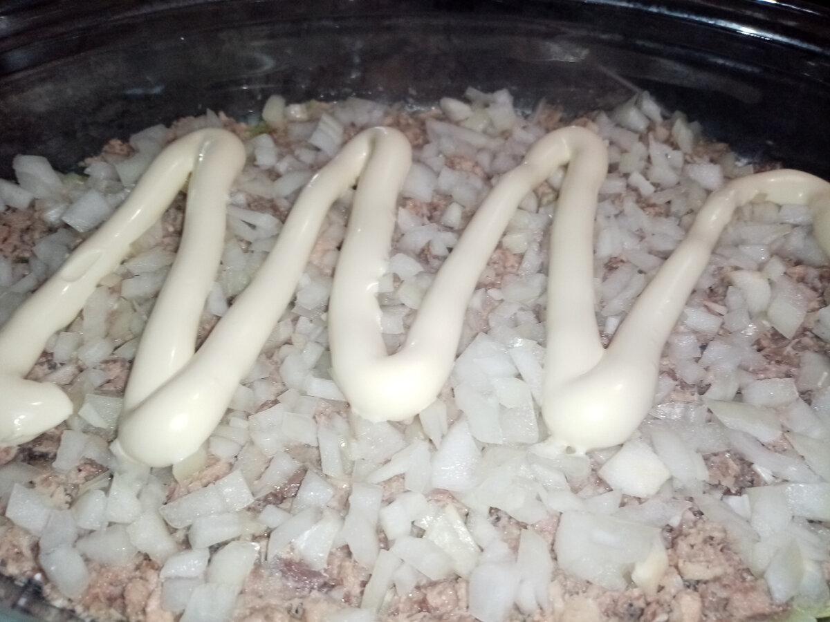 Готовим салат мимоза со шпротами и сыром