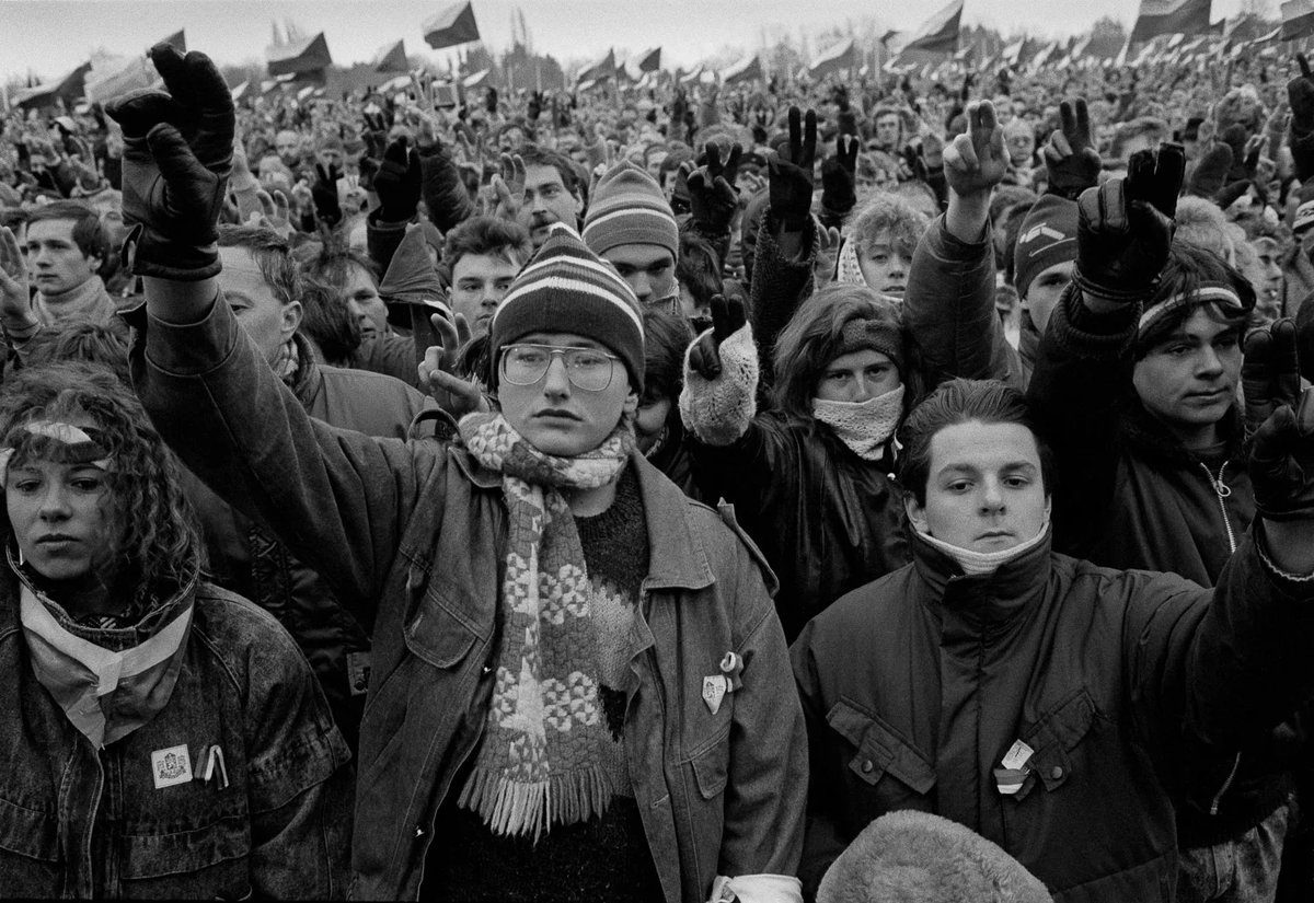 Революции восточной европы. Революция в Чехословакии 1989. Бархатная революция в Чехословакии в 1989. Чешская революция 1989. Революции 1989 в Восточной Европе