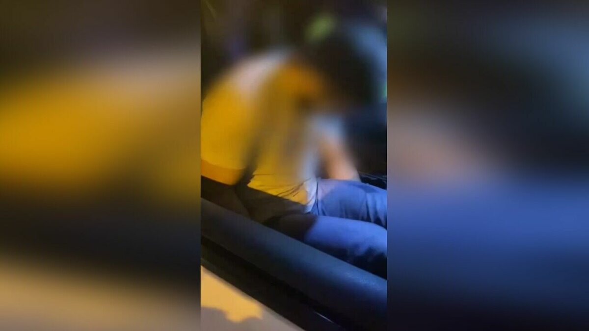     В Ставрополе пьяный водитель попал в аварию, после чего попытался разбить свою машину руками, сообщили в УГИБДД по региону.