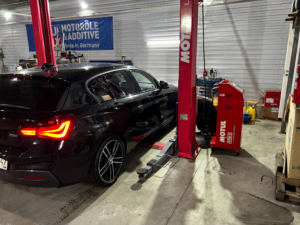 BMW 1 F20
Год выпуска: 2019
Пробег: 82476 км Oil Transfusion
Аппаратная замена масла в АКПП ZF 8hp45 BMW 1 F20
8-ми ступенчатая автоматическая коробка передач
Данная коробка передач требует допуск по