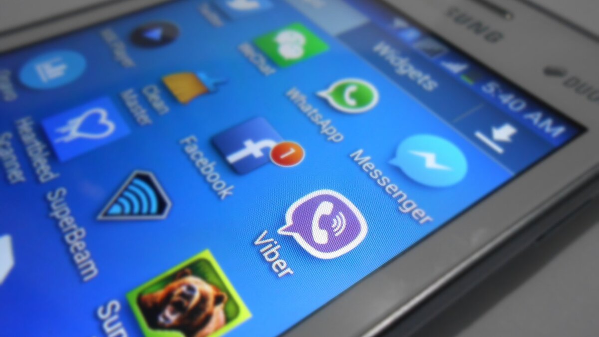    Мессенджеры.© flickr.com / Sam Azgor