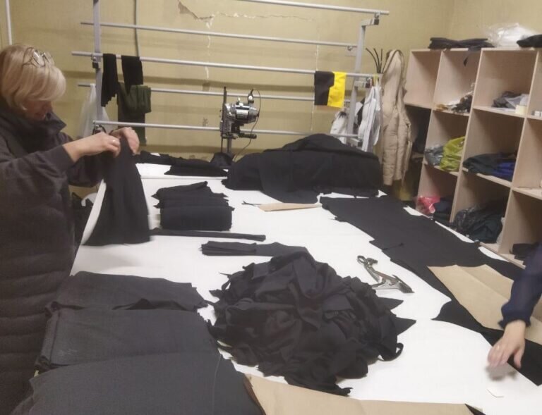    В Дмитриевском монастыре Оренбурга волонтеры шьют термобелье для мобилизованных Елена Шкатова