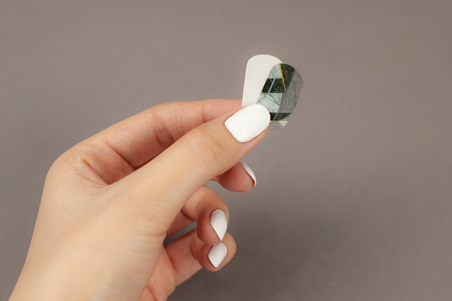 Наклейки на ногти — как наклеить, виды слайдеров: водные, 3d, китайские, 50 фото