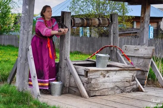 Еще совсем недалеко в каждой деревне были колодцы с чисто кристальной водой...