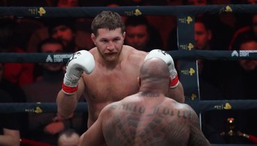 Минеев заставил понервничать, но все же избил огромного бразильца. Теперь Владимир отправится в армию  📷
