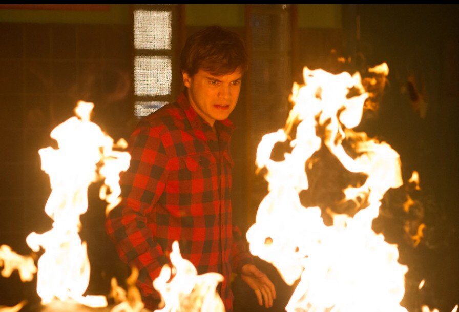 Кадр из фильма: Демон внутри  Источник: https://www.kinopoisk.ru/picture/2903328/ 