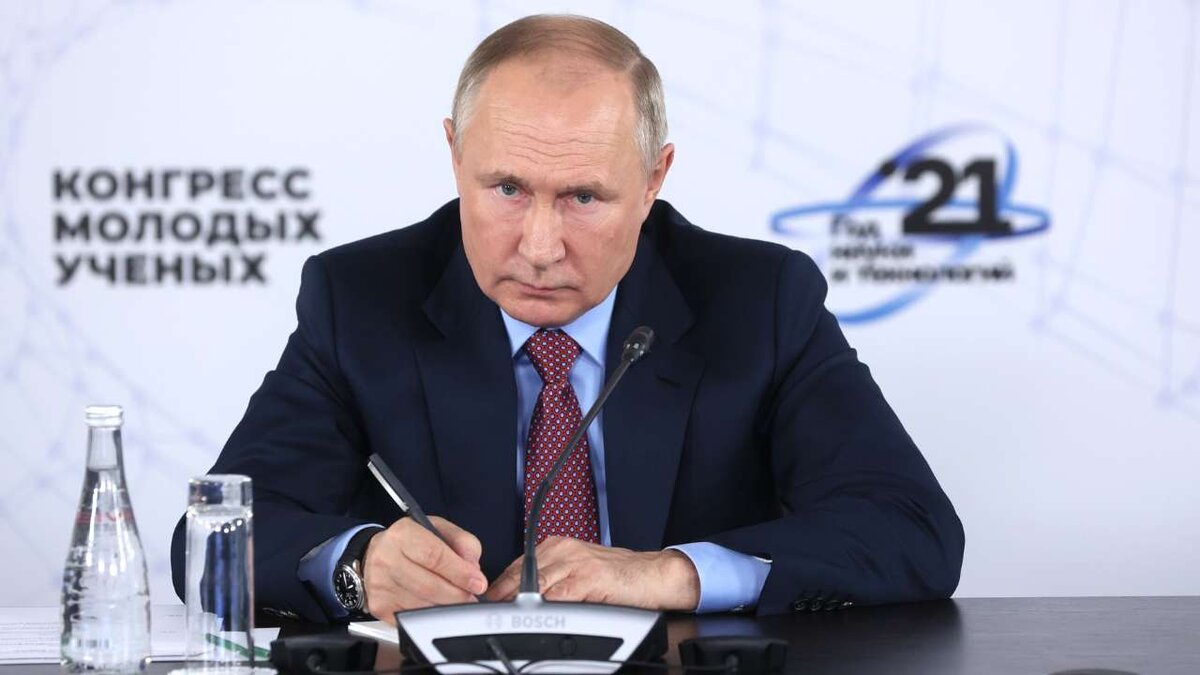    Сегодня Владимир Путин провел в Сочи встречу с участниками Конгресса молодых ученых, на которой зашла речь про интеграцию новых регионов в российскую действительность.