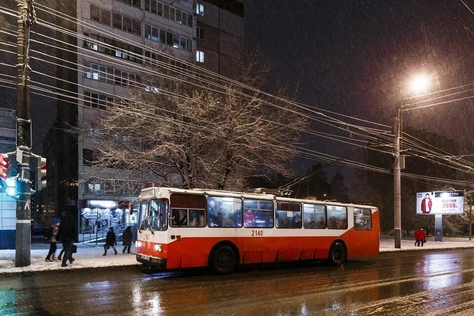     Причиной является повреждение контактной сети  Архив КП