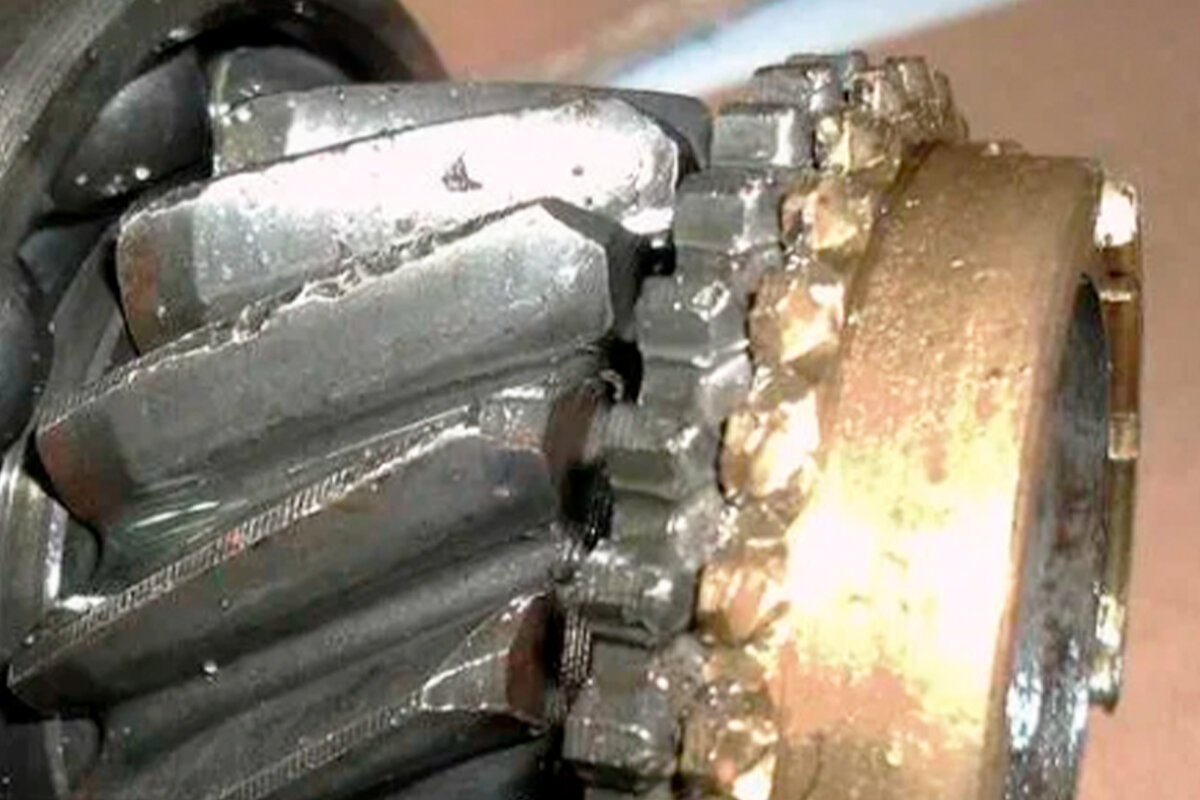 повреждение шестерней