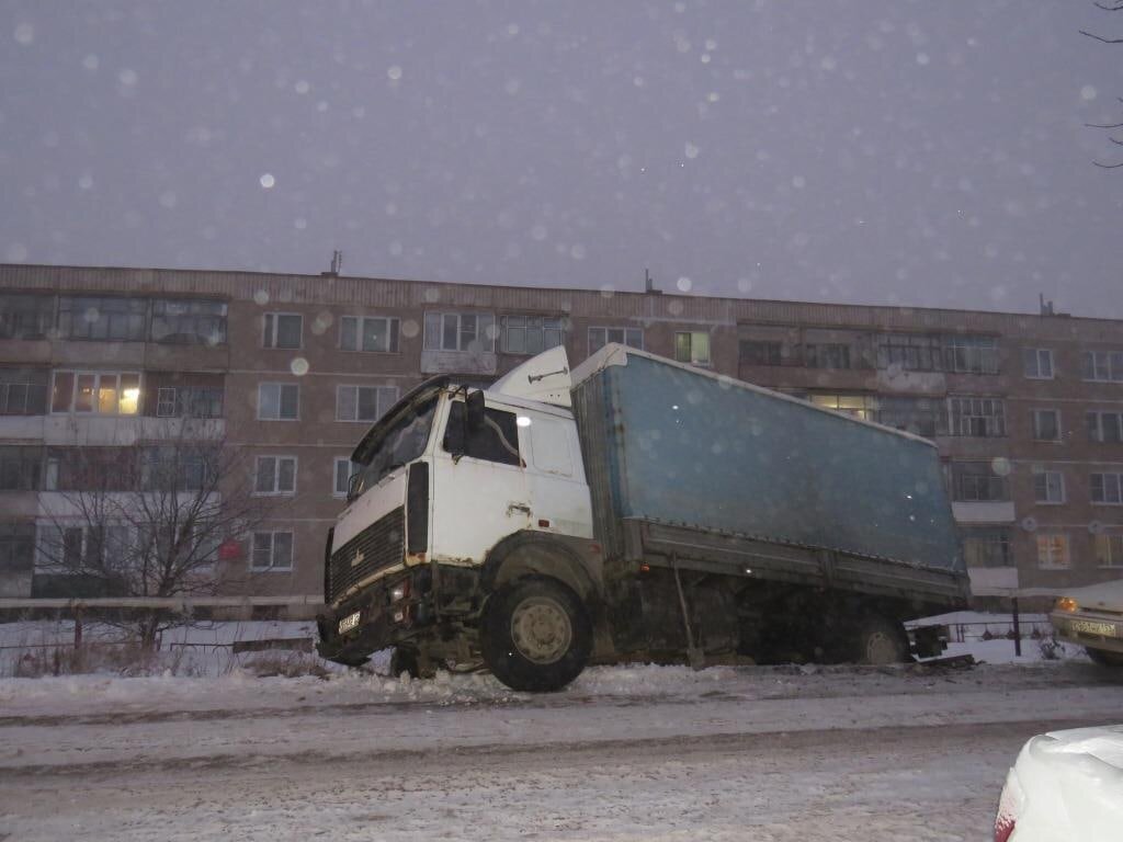 Двое подростков попали в ДТП на угнанном грузовике в Саранске | Радио 1 |  Дзен