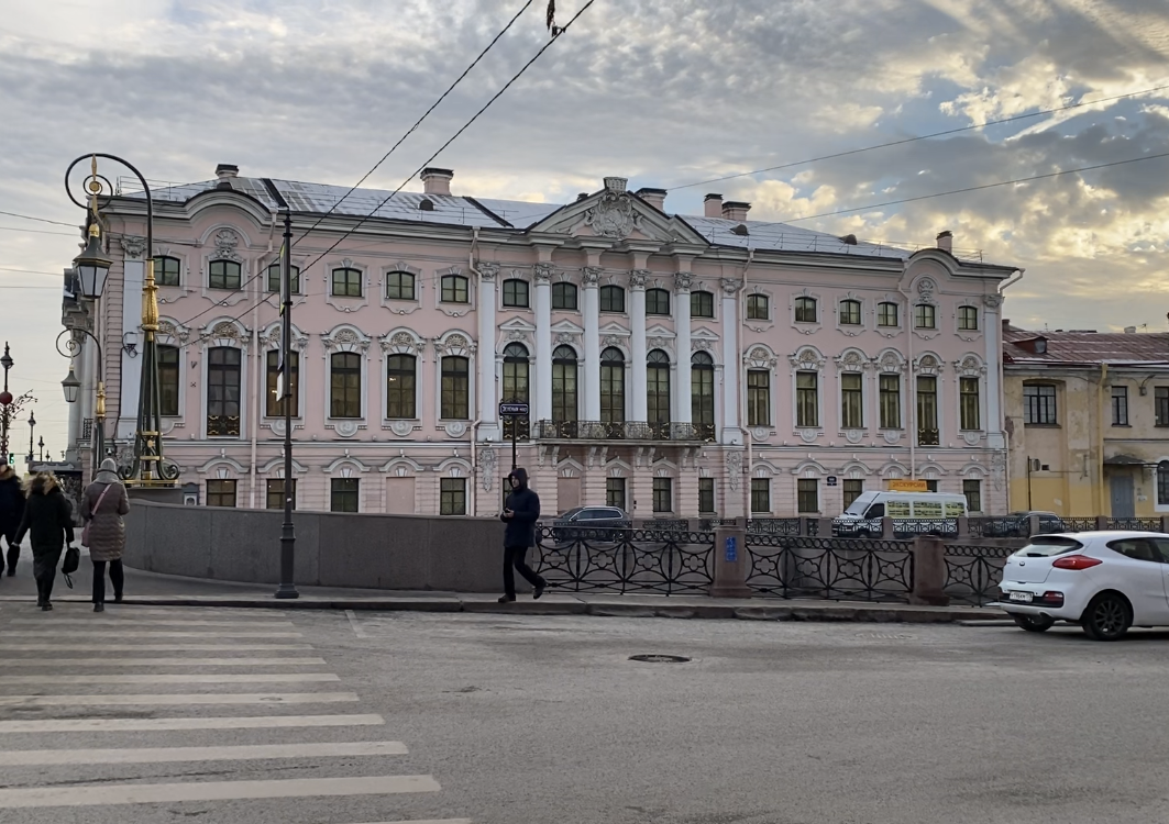 От Дворцовой площади по Невскому проспекту до Строгановского дворца.  Прогулка по Петербургу продолжается. | Павел Бочкарев Путешествуем вместе |  Дзен