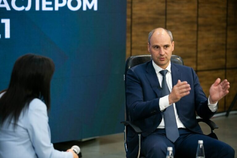    Денис Паслер проведет прямую линию с оренбуржцами 14 декабря Белов Михаил Александрович