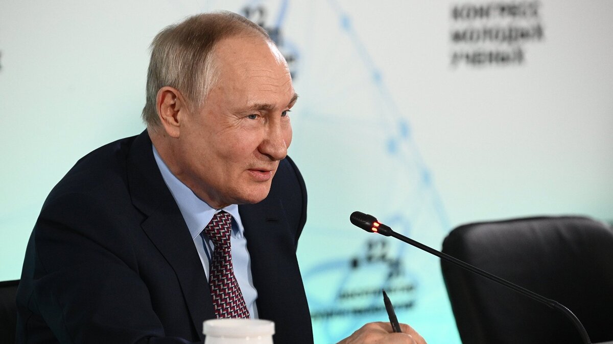    Президент РФ В. Путин© Фотохост Конгресса молодых учёных