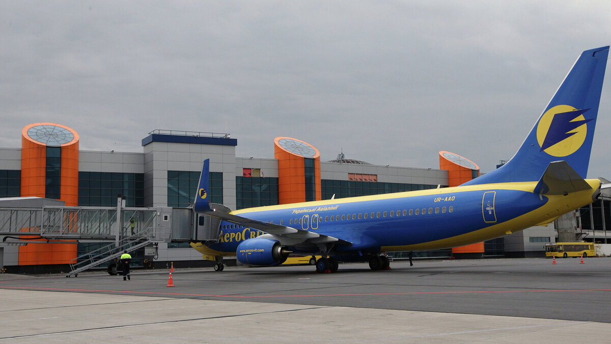    #Международный аэропорт "Храброво"© РИА Новости . Игорь Зарембо