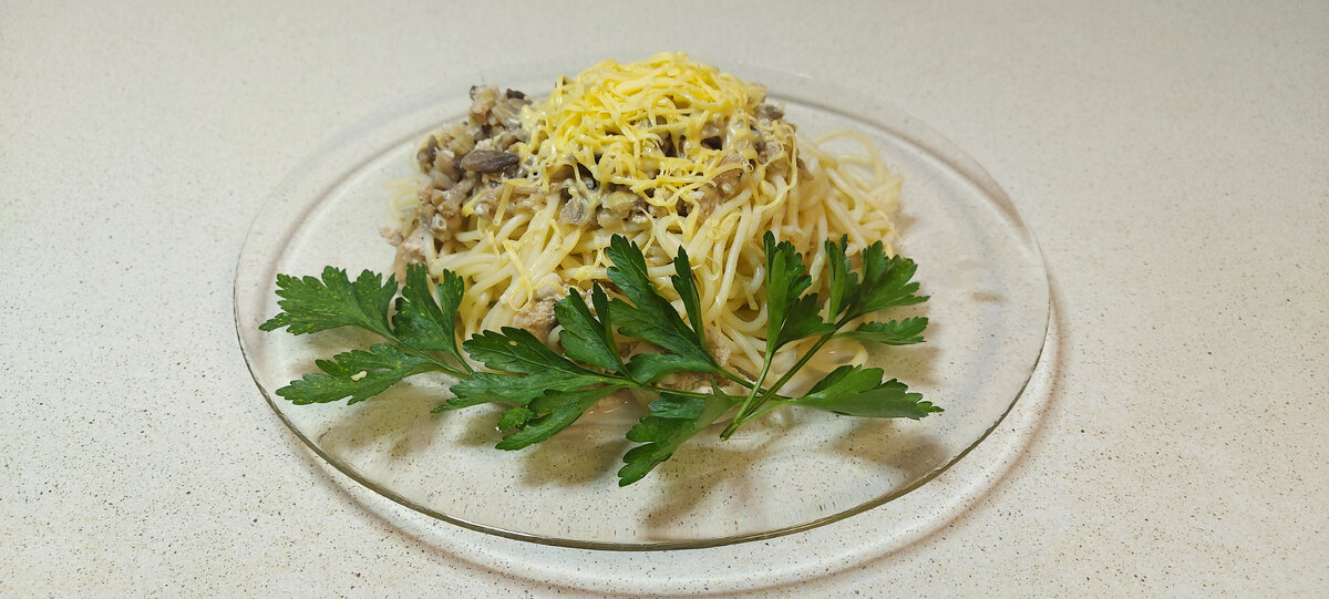 Паста со свининой и грибами в сливочном соусе