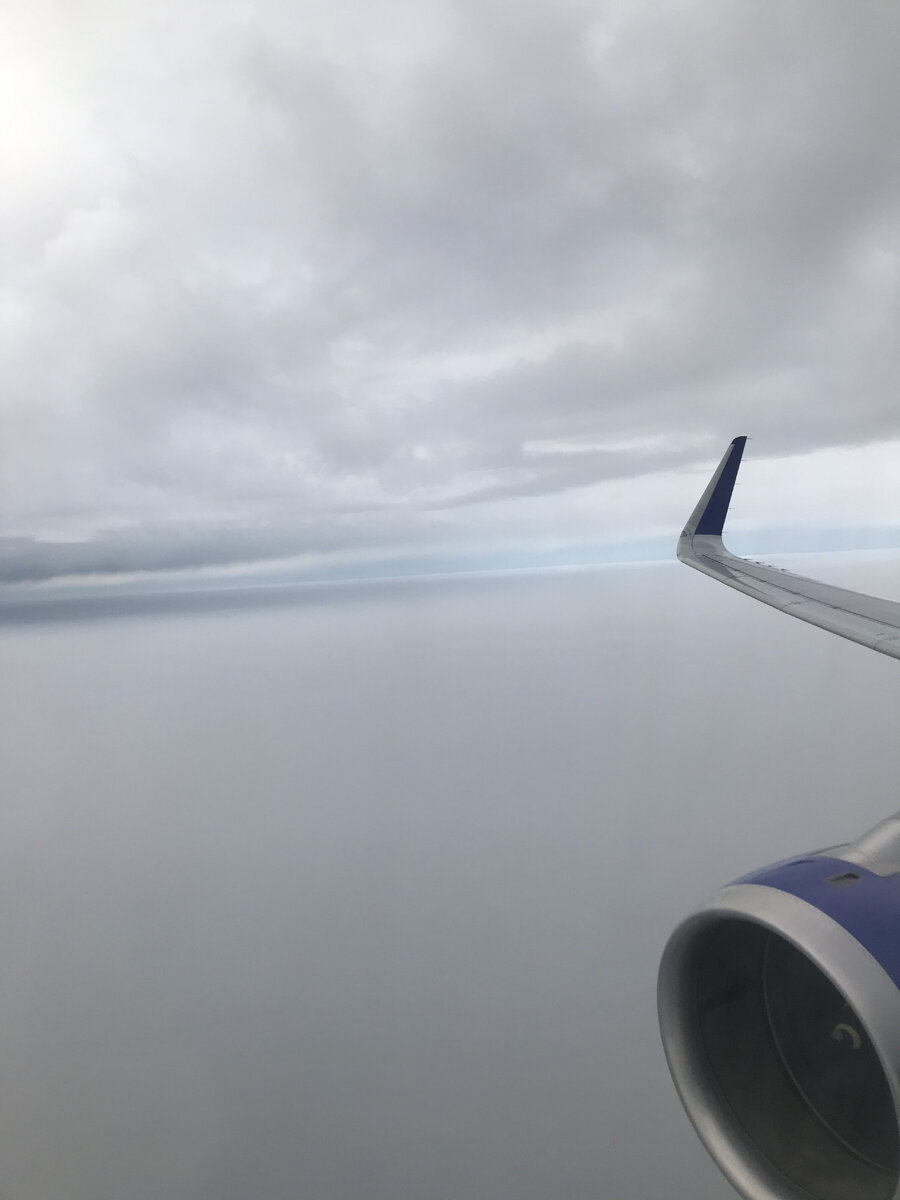 Между двумя слоями облаков. SunTravel (с)