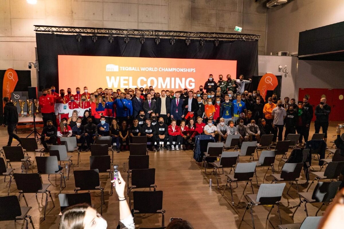 Спортсмены на официальной церемонии открытия ЧМ 2021