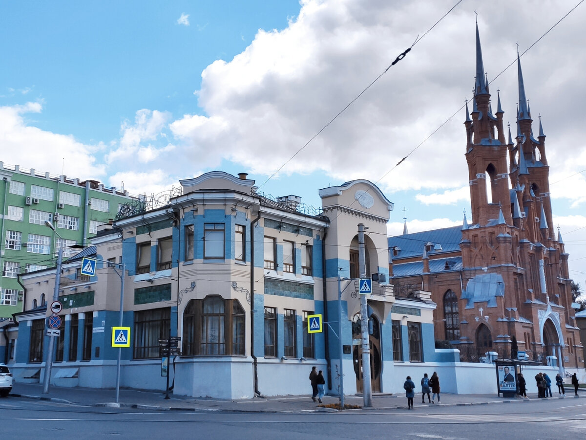 Пересечение улиц Красноармейской и Фрунзе
