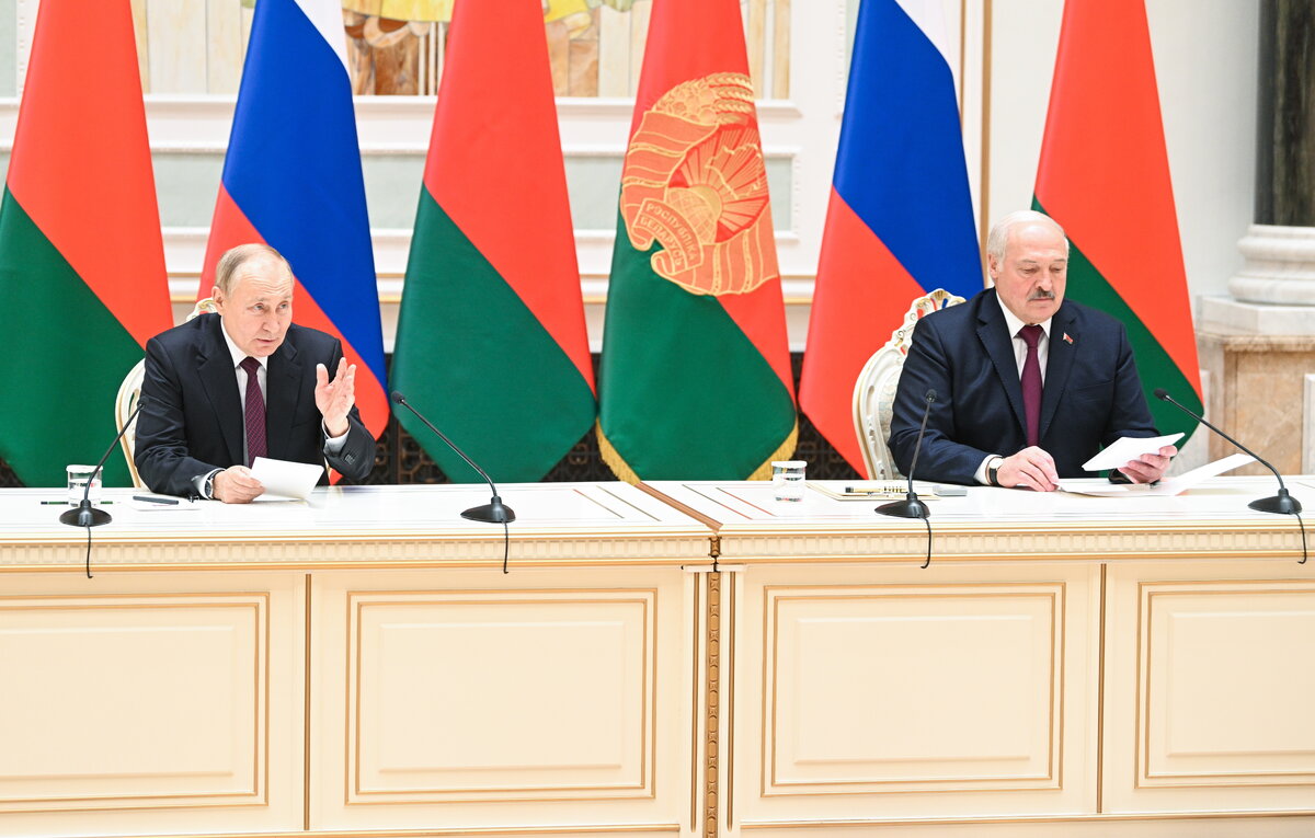    Президент РФ Владимир Путин и президент Белоруссии Александр Лукашенко  Павел Бедняков/POOL/ТАСС
