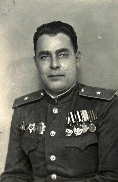 Л.И.Брежнев (1906-1982), фото военной поры. Источник фото - https://vk.com/wall-158209155_2838218