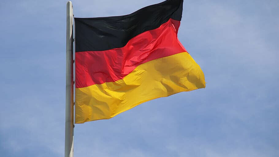     В условиях роста стоимости энергоносителей, продуктов питания и других расходов Германия может стать «государством нищих», считает социолог Ульрих Шнайдер.