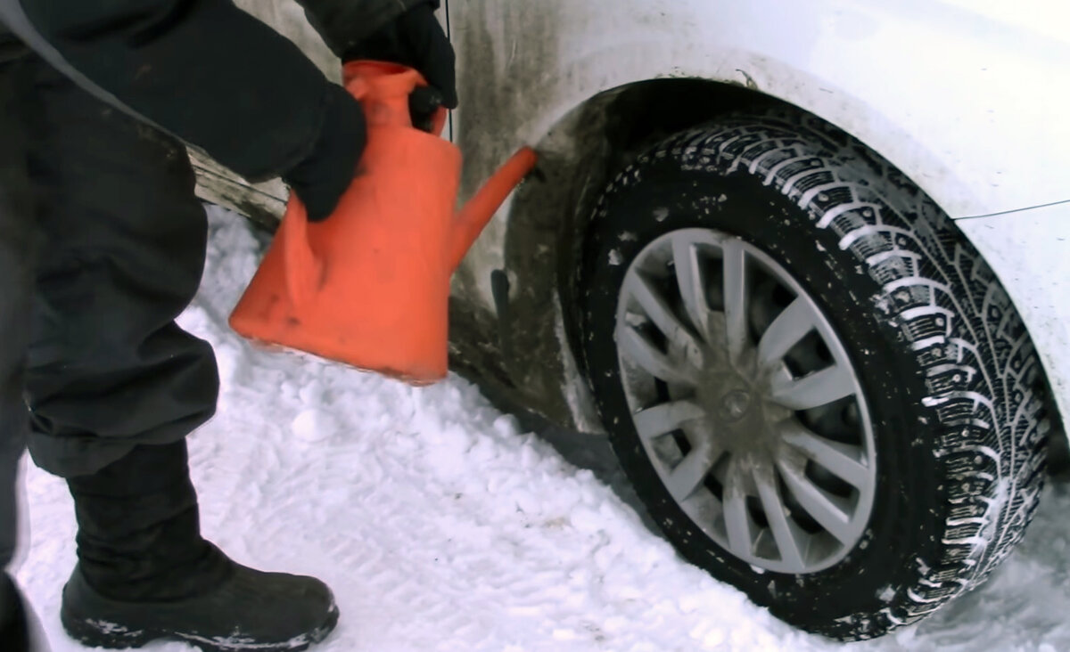 Как убрать намёрзший снег с порогов автомобиля: простые и эффективные ...