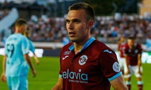 Полузащитник Владислав Васильев