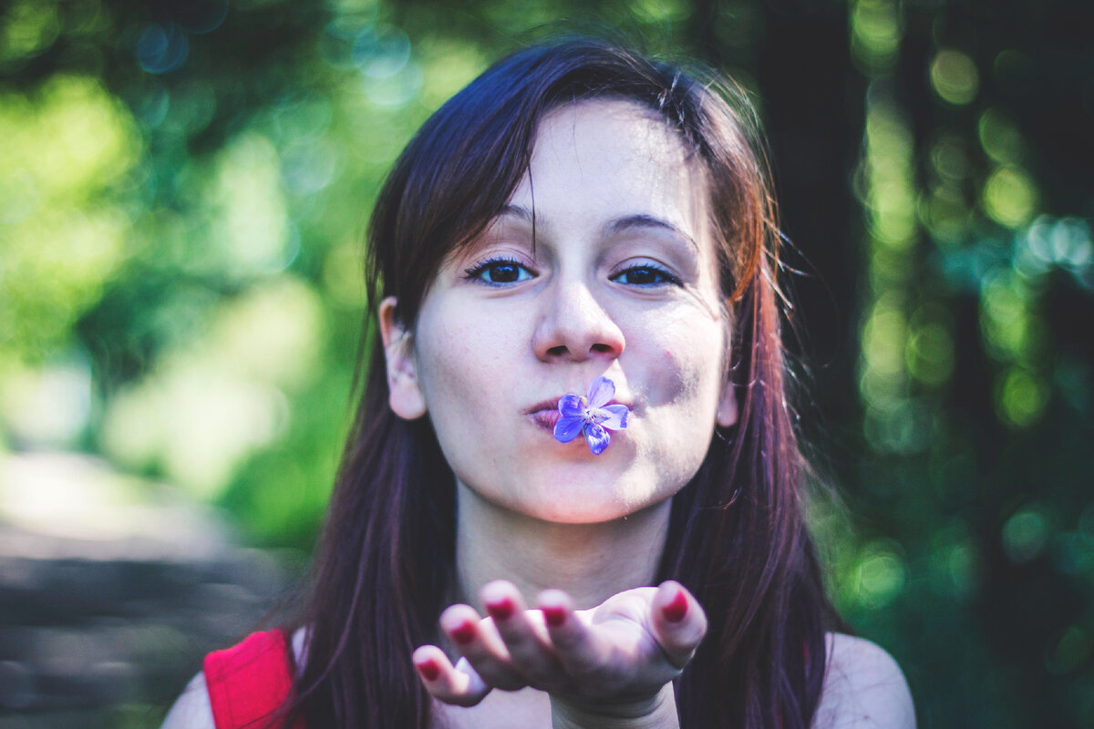 I'll kiss you a flower, что бы это ни значило