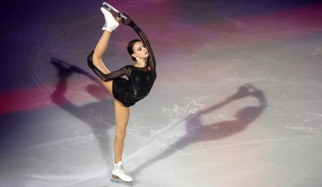 Анна Щербакова выступает в шоу Team Tutberidze «Чемпионы на льду» во дворце спорта «Мегаспорт» в Москве. Фото: Владимир Песня/ РИА Новости