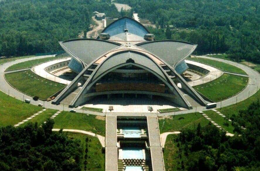 Спортивно-концертный комплекс им. Демирчяна, или Амалир в Ереване. Источник https://armeniadiscovery.com/