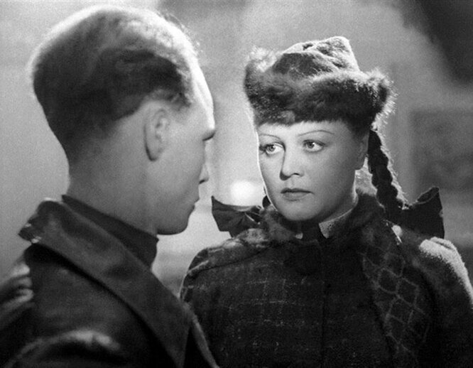 Кадр из к/ф "Это было в Донбассе", 1945 год