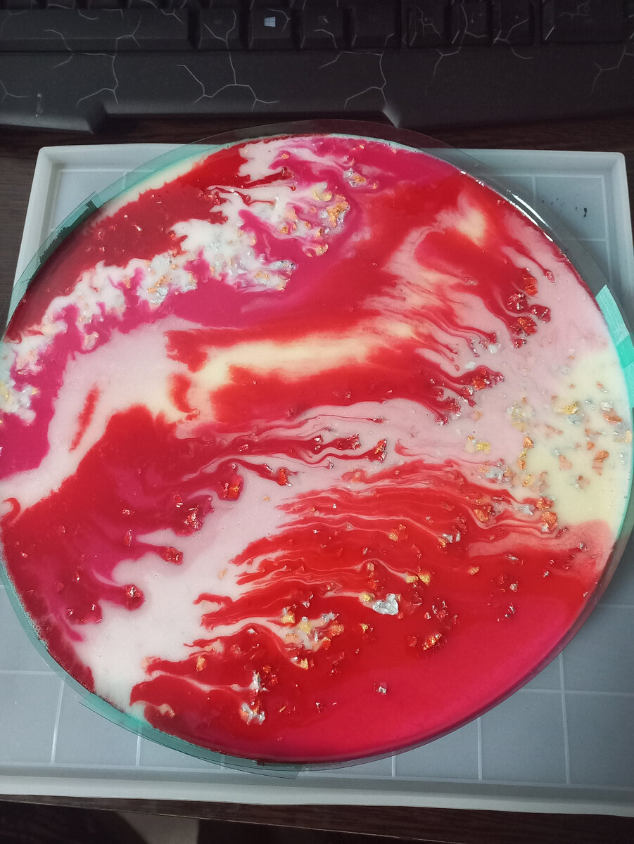 Заливаем разными цветами с добавлением потали