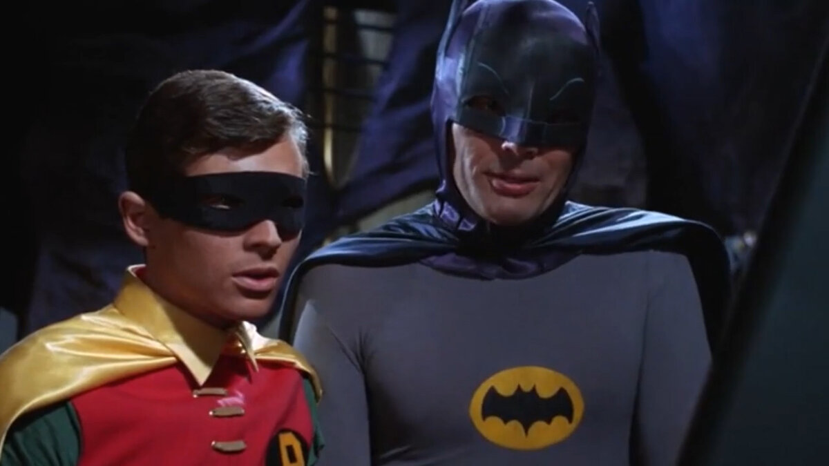 Сериал «Бэтмен» 60-х с Адамом Уэстом – это легенда и культ. На него ссылаются и цитируют по сей день.