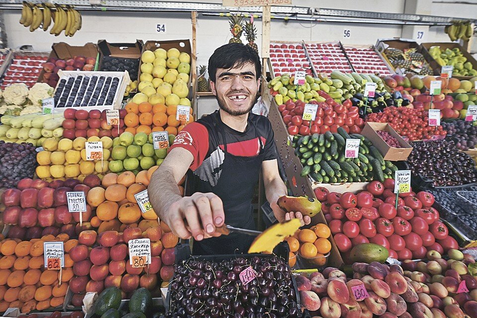     На ящиках от них - предательская надпись «Турция». Юлия ПЫХАЛОВА