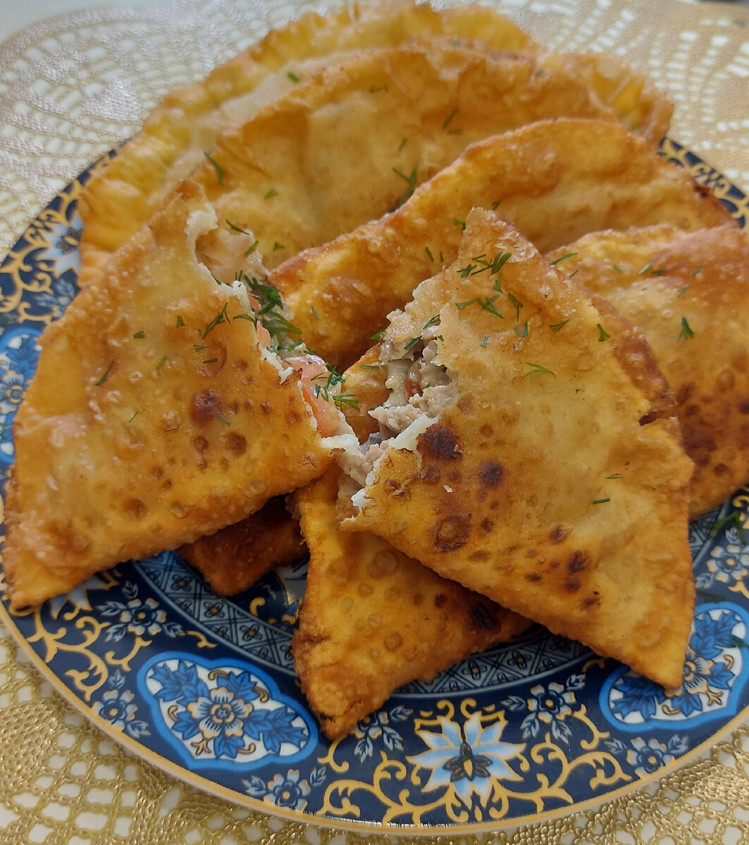 Чебуреки с мясом