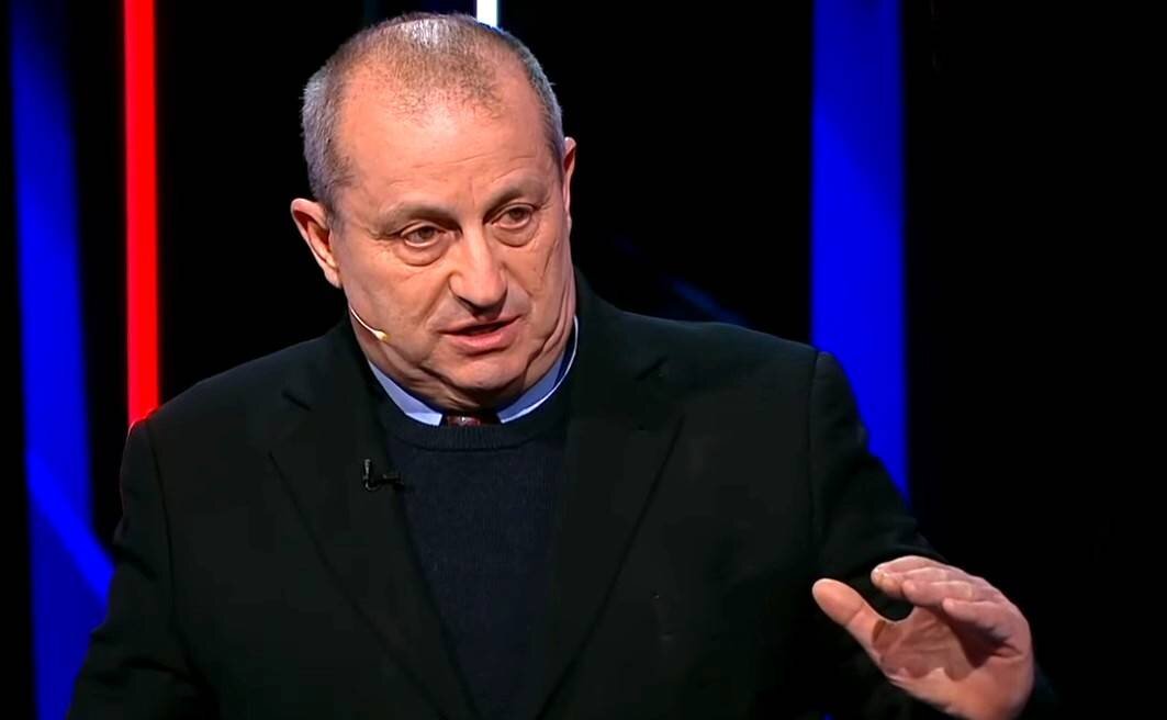 Израильский государственный деятель, дипломат, руководитель службы «Натив» в 1992-1999 годах, специализировавшейся на вывозе евреев в Израиль средствами спецопераций. В 1969 году совершил алию в Израиль.  Википедия. Яндекс картинки.