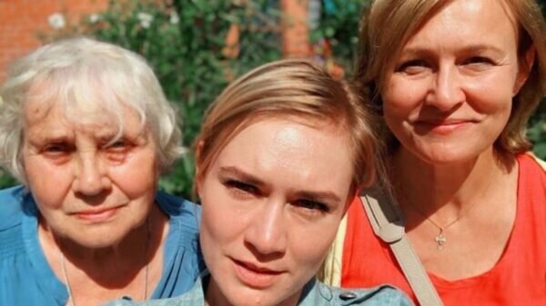 Мария Машкова с мамой и бабушкой  📷
