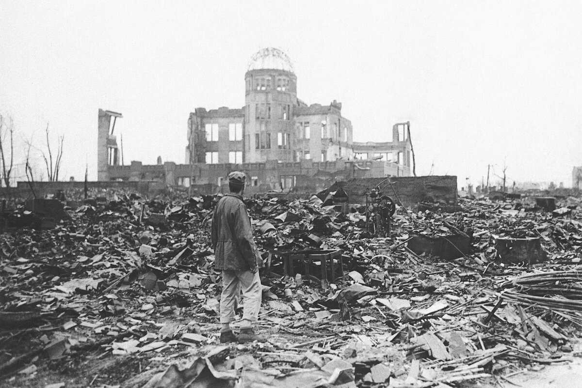 Архивное фото 1945 года: руины Хиросимы, Япония, через несколько недель после того, как город был снесен атомной бомбой.